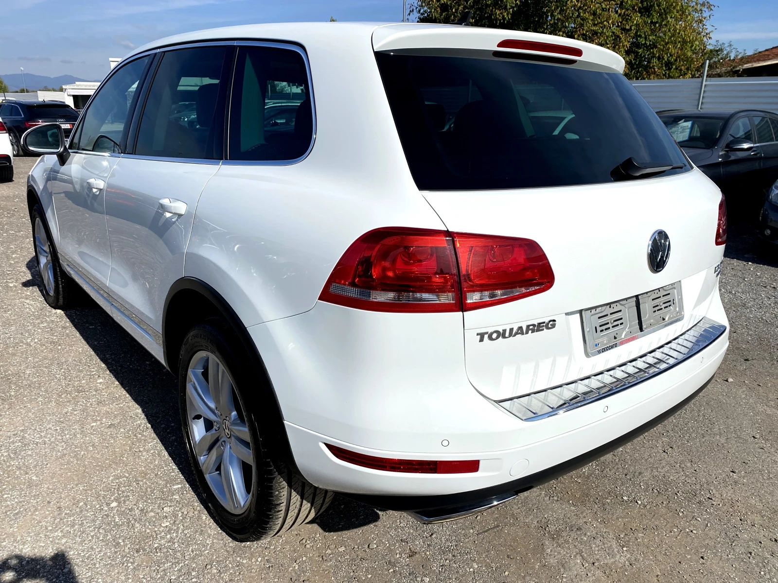 VW Touareg 3.0TDI 360камери Уникат - изображение 4