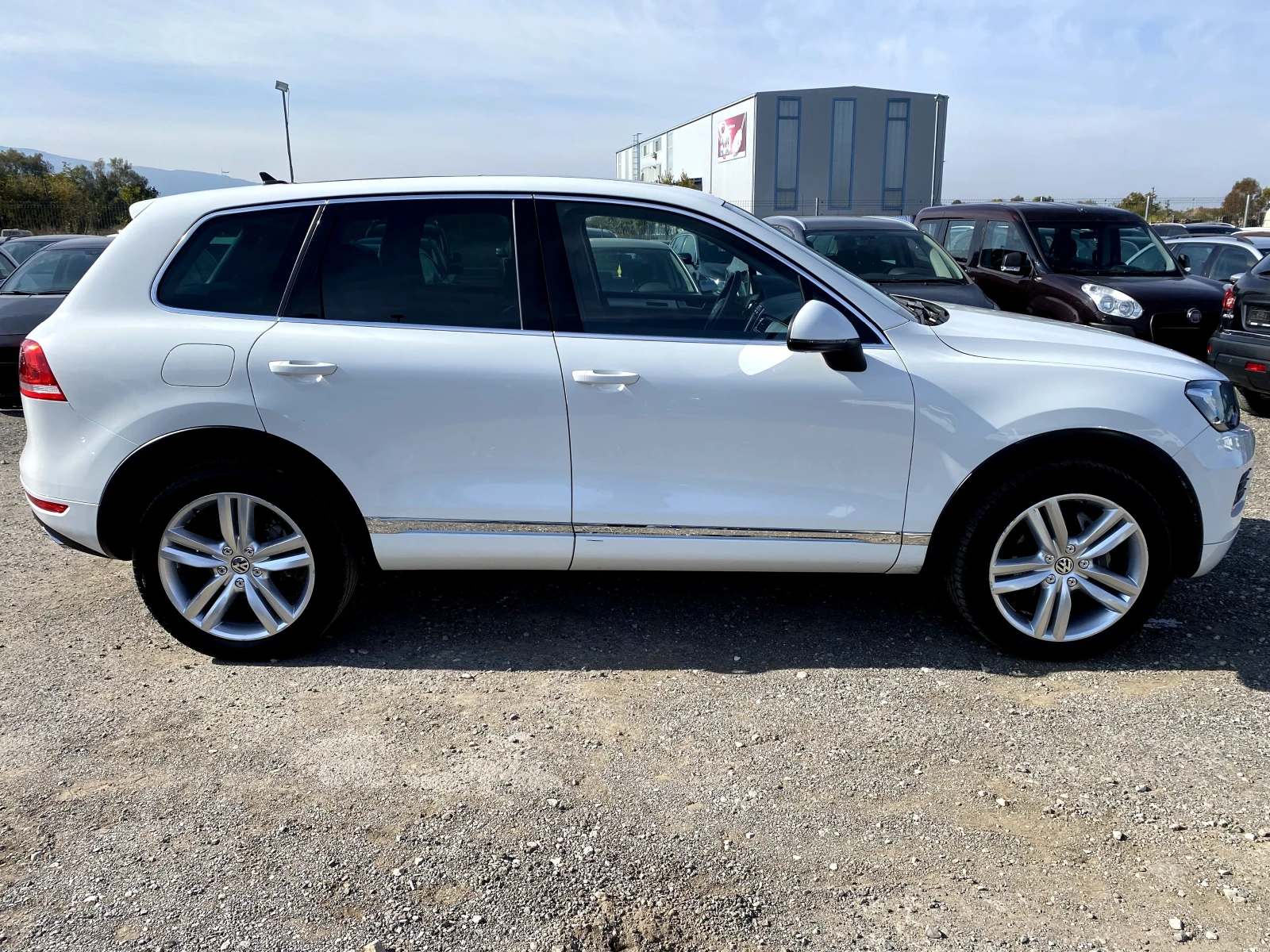 VW Touareg 3.0TDI 360камери Уникат - изображение 5