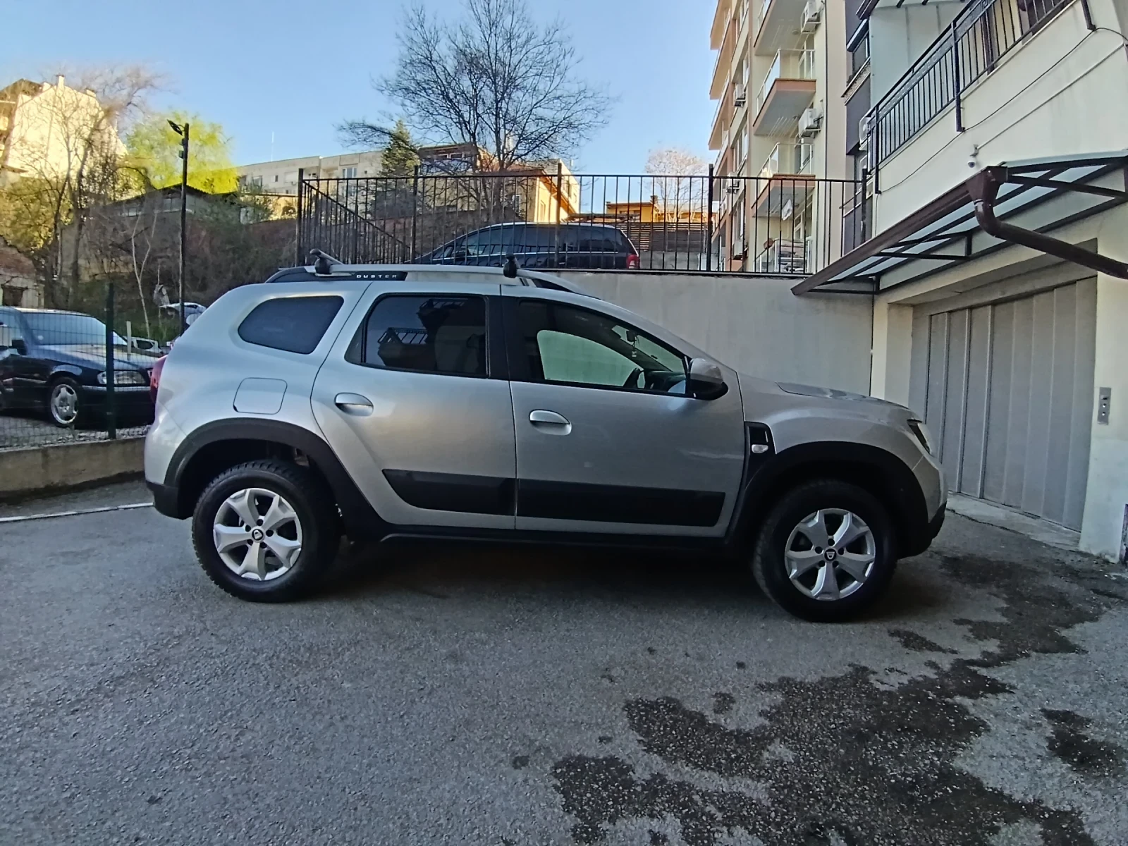 Dacia Duster 1.6 бензин газ 115hp, снимка 4 - Автомобили и джипове - 54131732