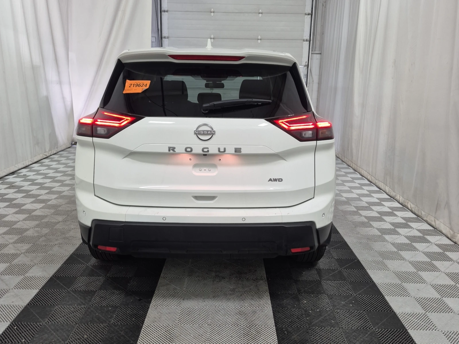 Nissan Rogue S AWD* ПОДГРЕВ* КАМЕРА* CARPLAY* М.ТОЧКА* , снимка 5 - Автомобили и джипове - 54427404