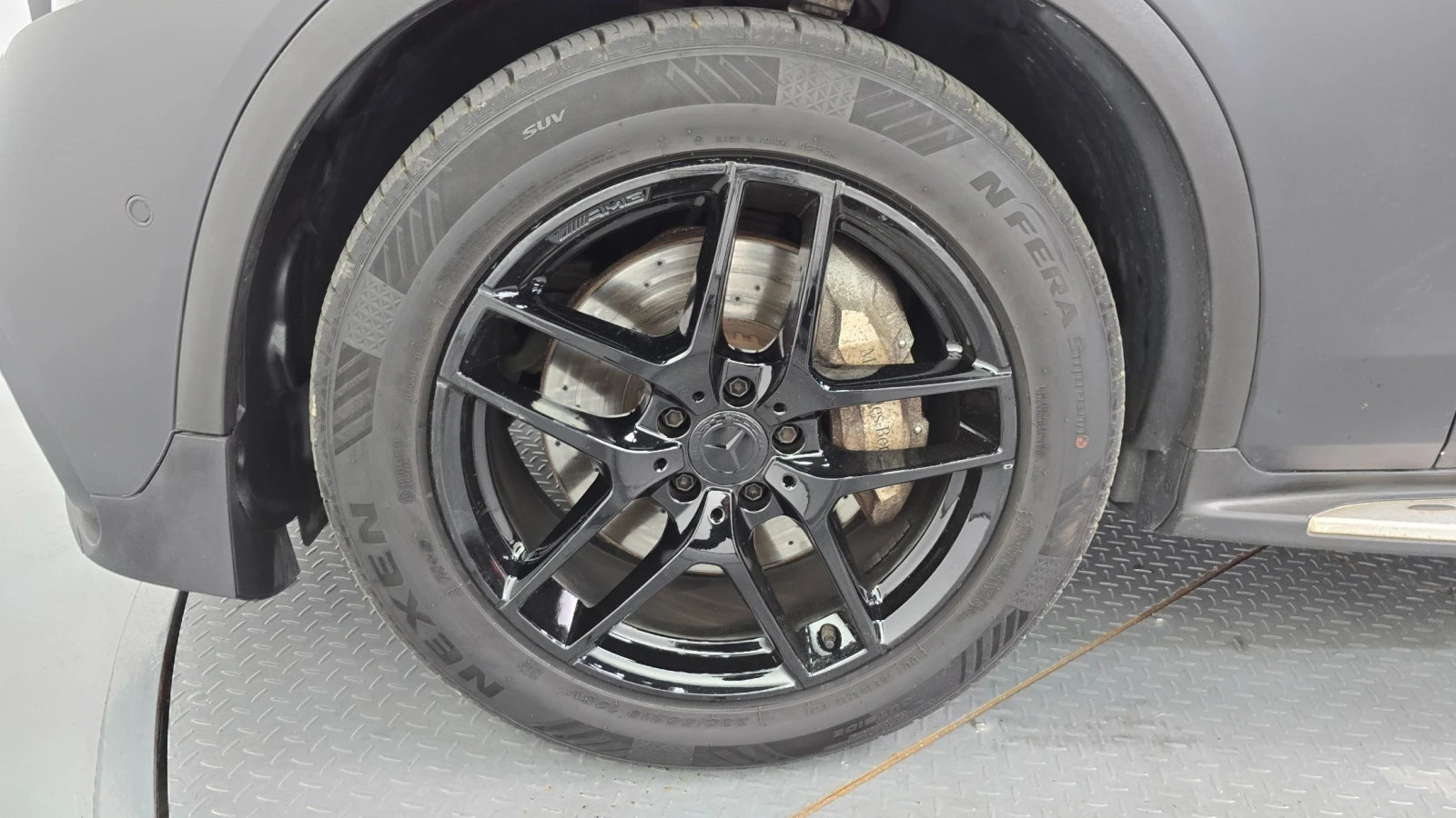 Mercedes-Benz GLC 220 4MATIC* ROOFRACK* AMG* PANO* MEMORY* 360, снимка 3 - Автомобили и джипове - 55656195