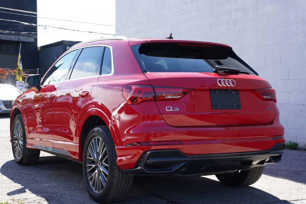 Audi Q3 АВТОКРЕДИТ, снимка 4 - Автомобили и джипове - 56531112