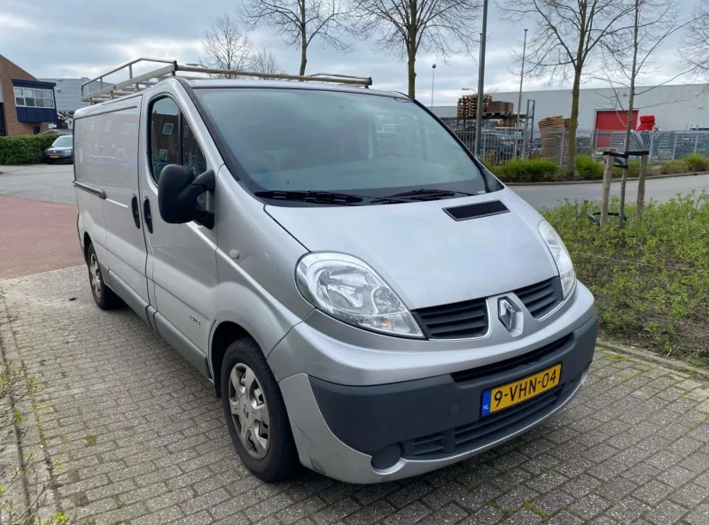 Renault Trafic 2.5 dCi 2.0 dCi 2.0 i 8 броя , снимка 16 - Бусове и автобуси - 51707900