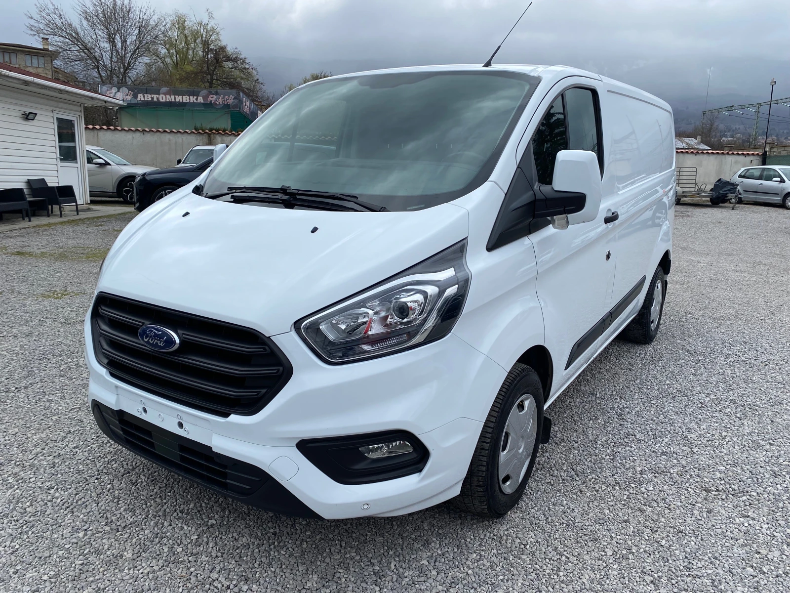 Ford Transit Custom 2.0 tdci 136ks., снимка 2 - Бусове и автобуси - 53892338