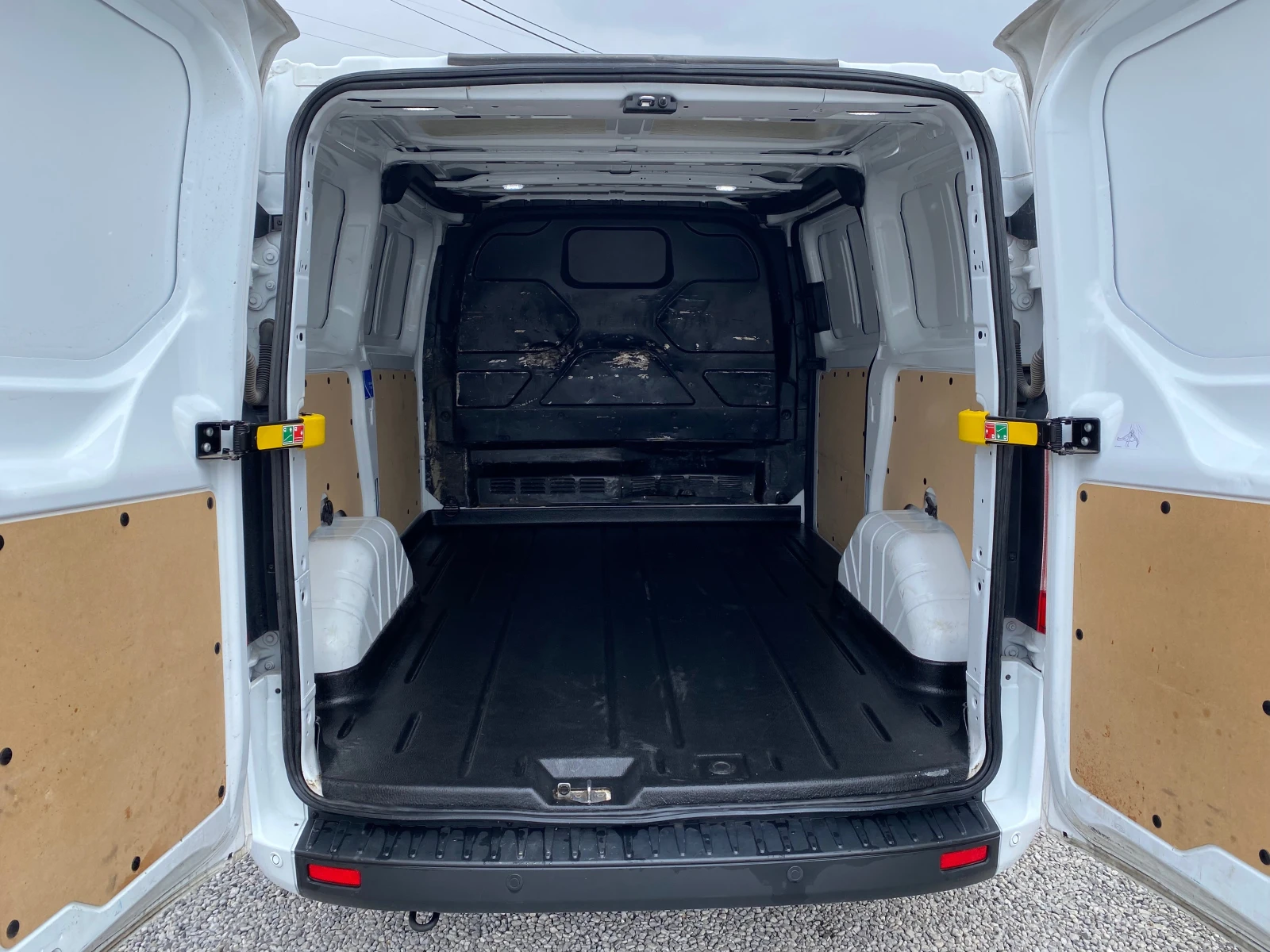 Ford Transit Custom 2.0 tdci 136ks., снимка 12 - Бусове и автобуси - 53892338