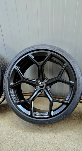        285/30R22  Audi Rs6