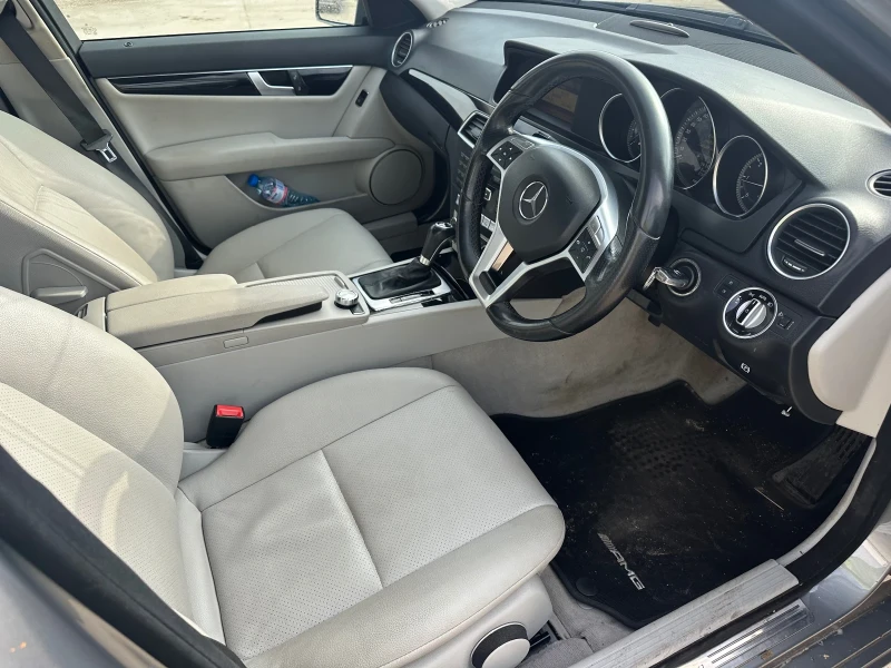 Mercedes-Benz C 220, снимка 7 - Автомобили и джипове - 48788827