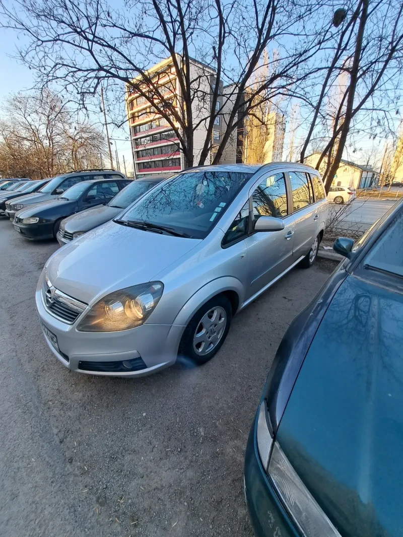 Opel Zafira, снимка 1 - Автомобили и джипове - 49417815