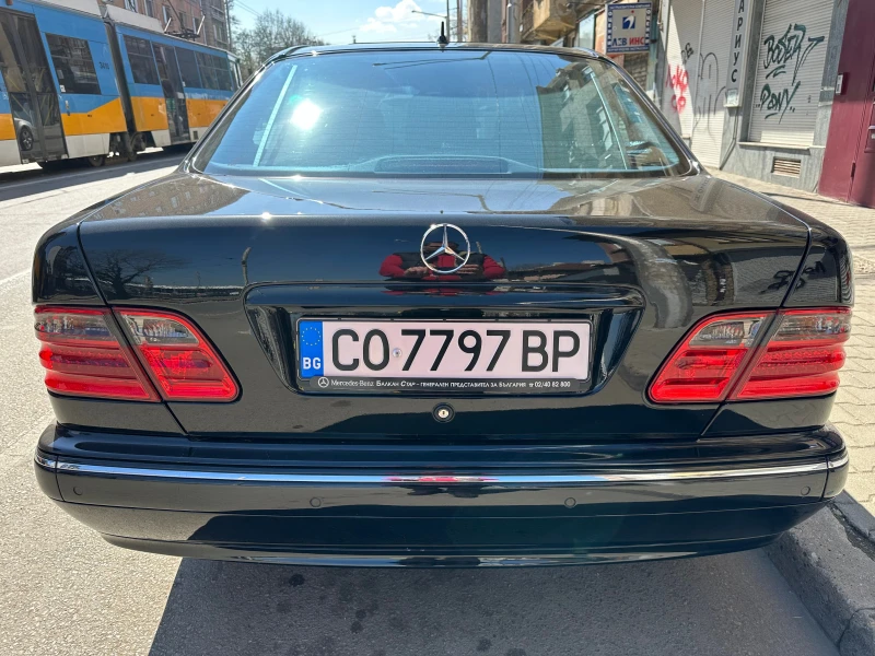 Mercedes-Benz E 320 Avantgarde, снимка 4 - Автомобили и джипове - 52663556
