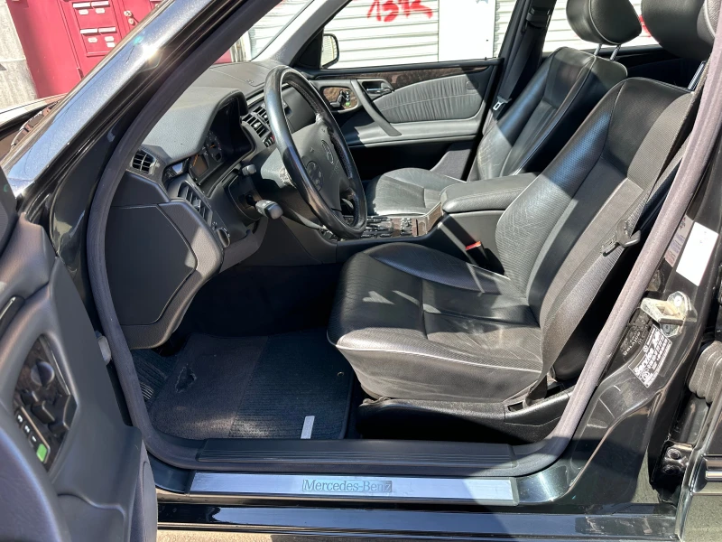 Mercedes-Benz E 320 Avantgarde, снимка 8 - Автомобили и джипове - 52663556