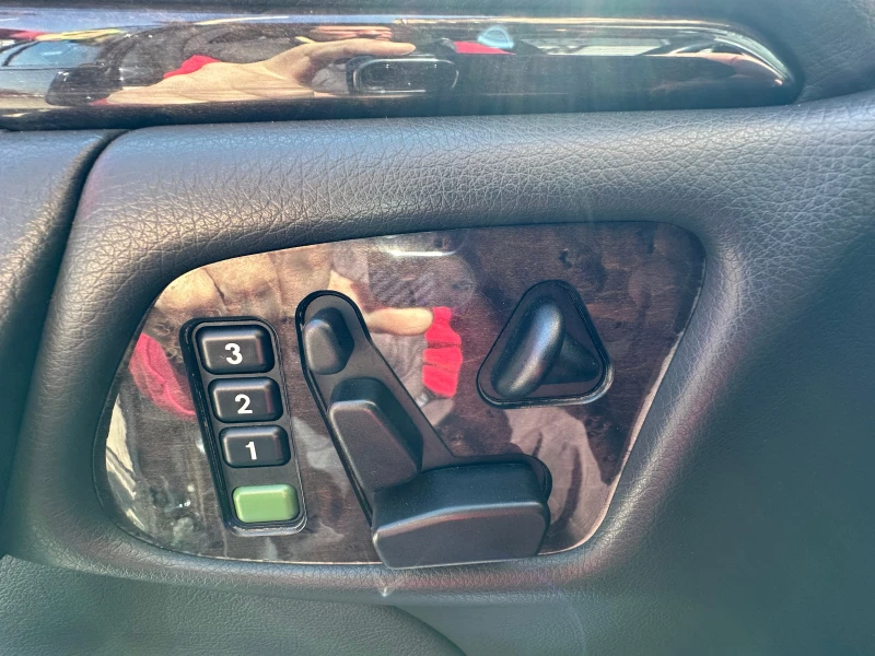 Mercedes-Benz E 320 Avantgarde, снимка 13 - Автомобили и джипове - 52663556