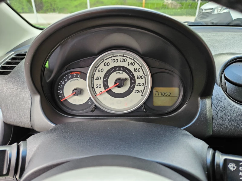 Mazda 2 1.5 бензин GT 103кс, снимка 15 - Автомобили и джипове - 50023505
