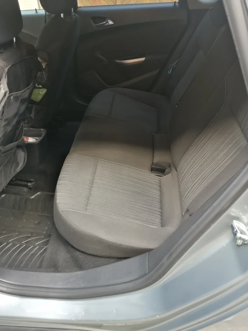 Opel Astra 1, 4, снимка 9 - Автомобили и джипове - 52702061