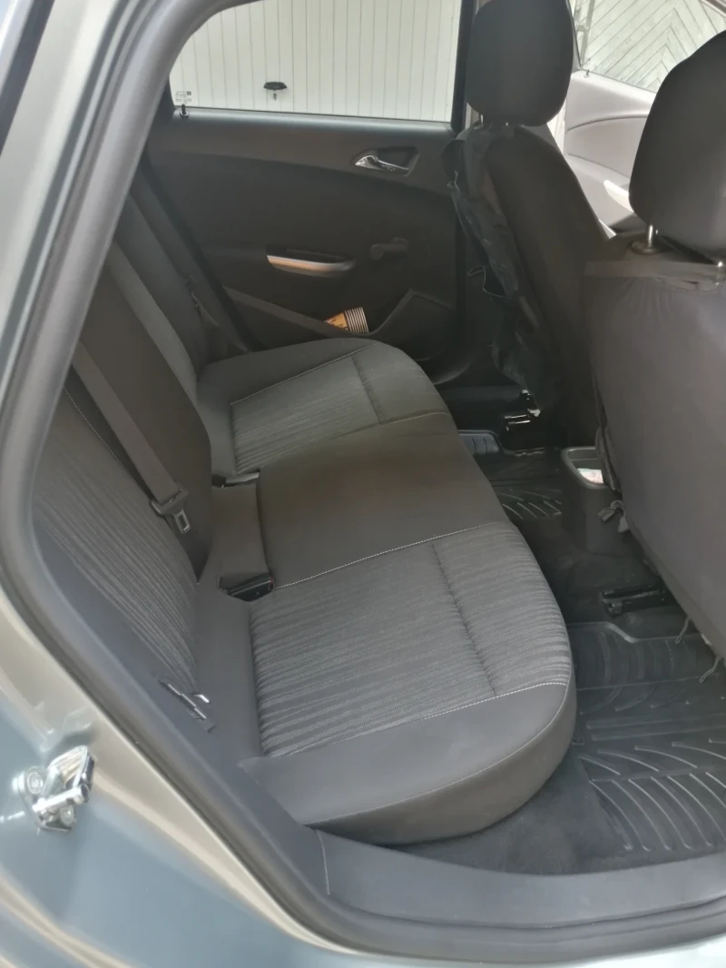 Opel Astra 1, 4, снимка 8 - Автомобили и джипове - 52702061