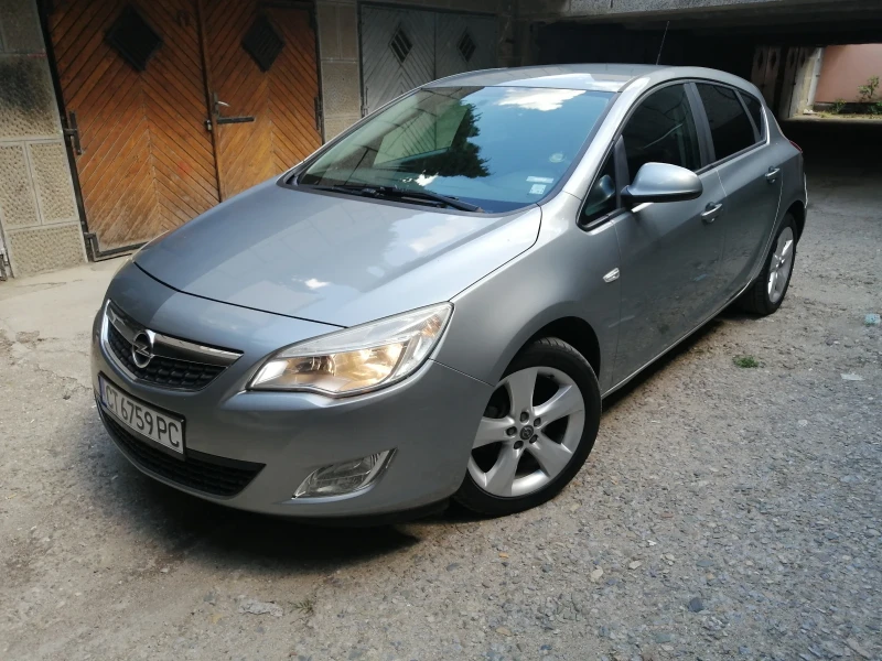 Opel Astra 1, 4, снимка 2 - Автомобили и джипове - 52702061