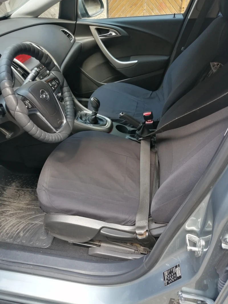 Opel Astra 1, 4, снимка 7 - Автомобили и джипове - 52702061