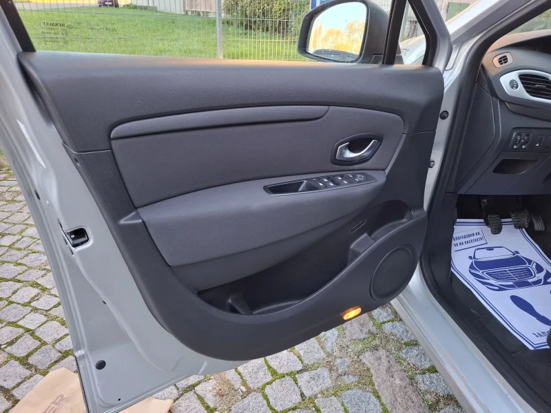 Renault Scenic 1.6i-110к.с.ОТЛИЧНА* КЛИМАТРОНИК* 6ск.* ТОП, снимка 15 - Автомобили и джипове - 52241904