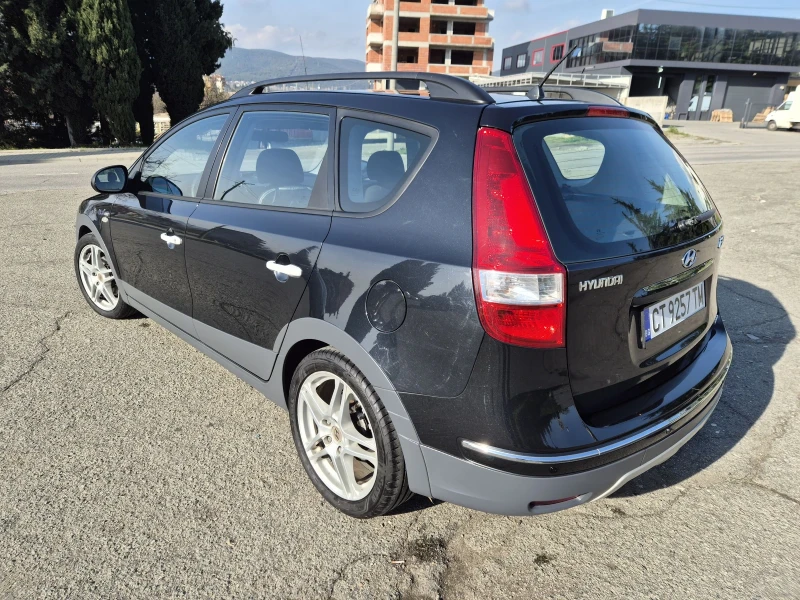 Hyundai I30 CW 1.4 118000км , снимка 4 - Автомобили и джипове - 52403710