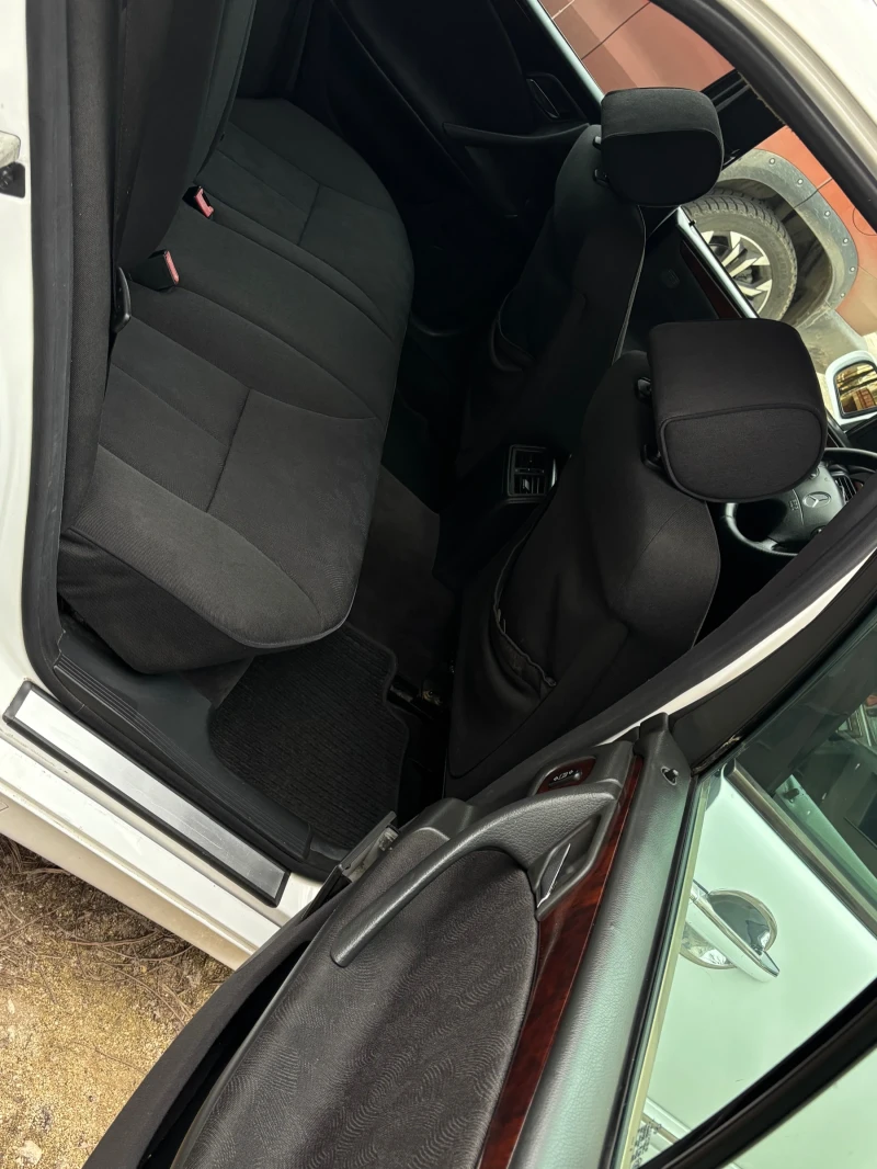 Mercedes-Benz E 270 2.7, снимка 8 - Автомобили и джипове - 53058319