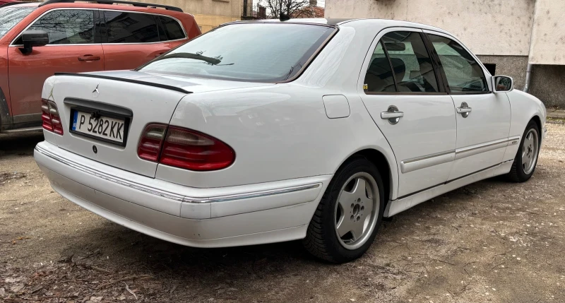 Mercedes-Benz E 270 2.7, снимка 4 - Автомобили и джипове - 53058319