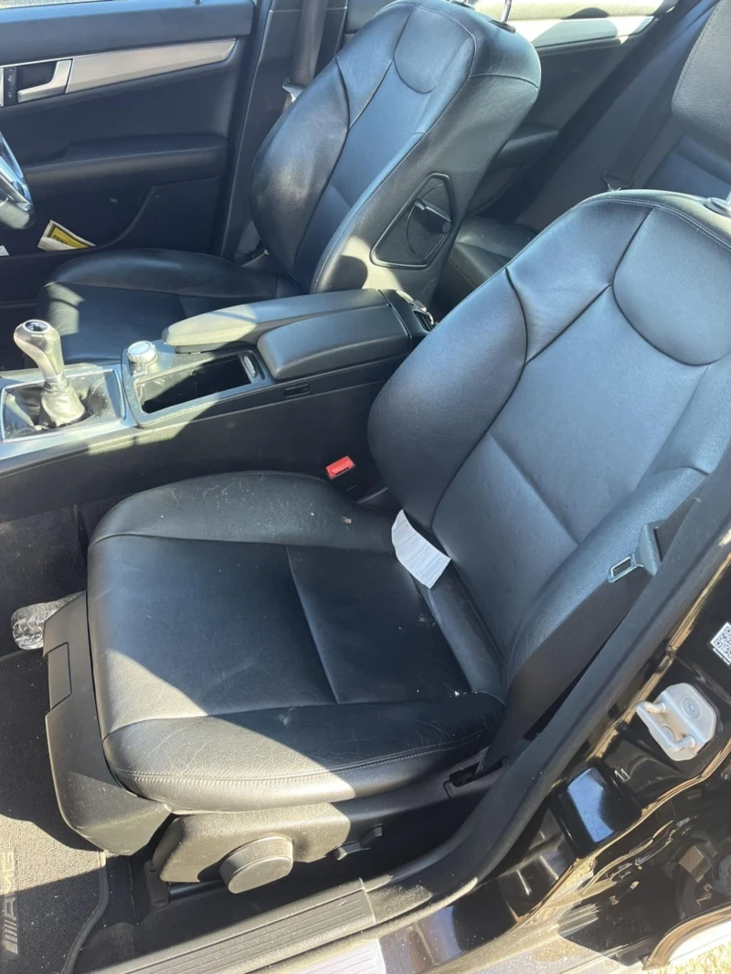 Mercedes-Benz C 220, снимка 2 - Автомобили и джипове - 53156044