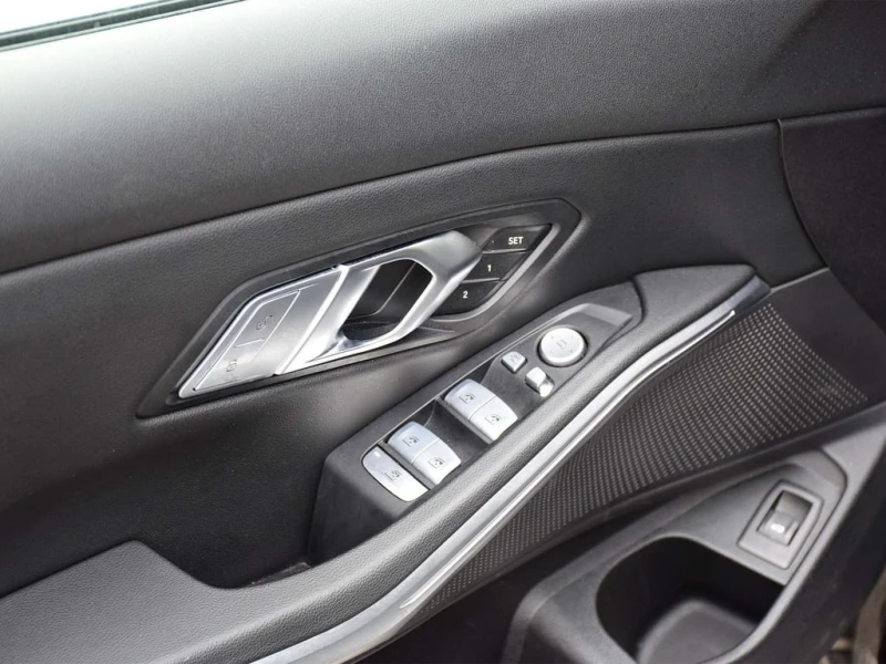 BMW 330 * xDrive * CARFAX * ЦЕНА ДО БГ, снимка 11 - Автомобили и джипове - 53306185