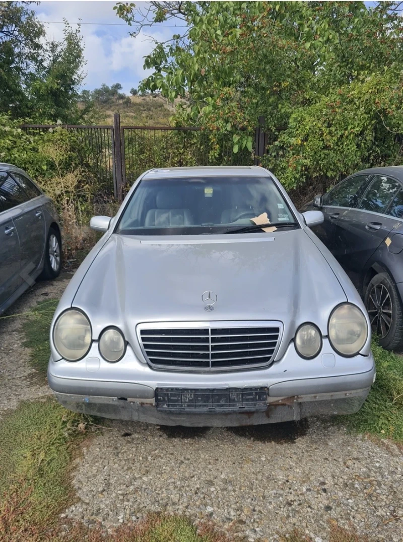 Mercedes-Benz E 220 Липсва свидетелство за рег