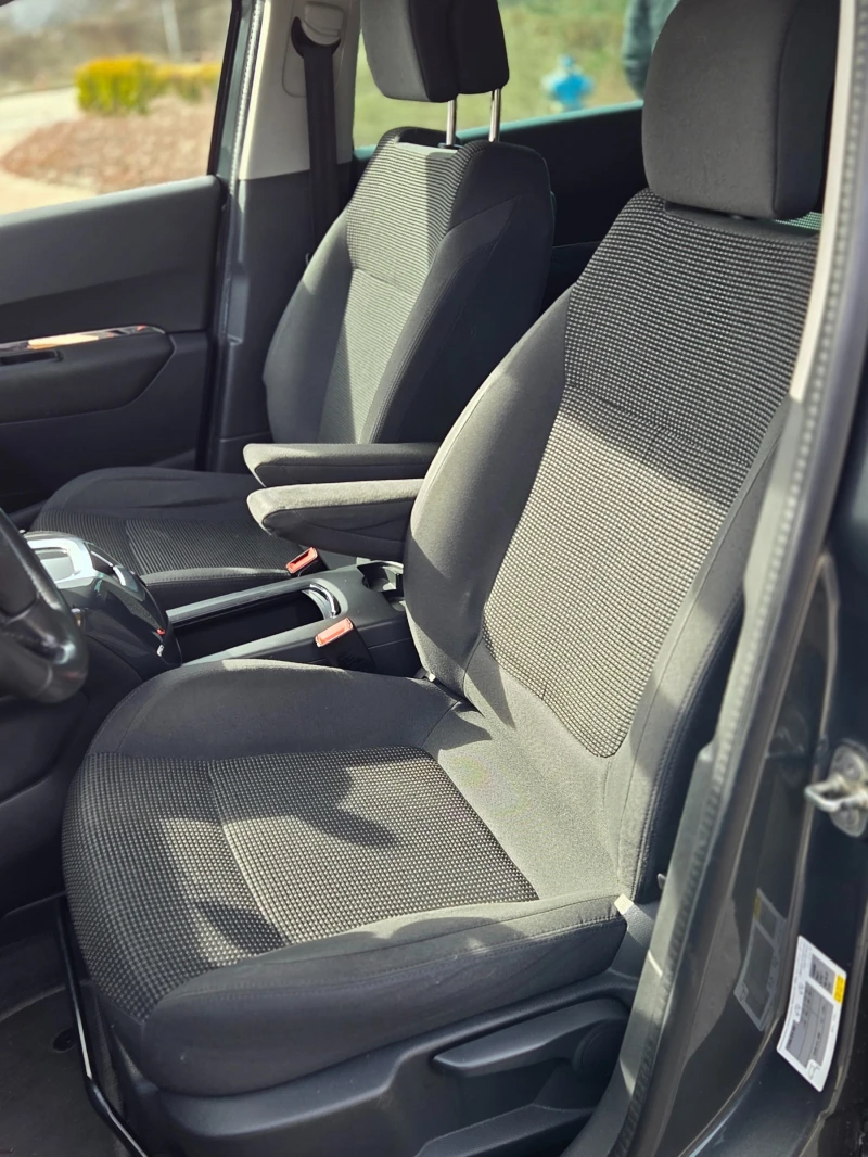 Peugeot 5008 1.6HDi * EURO 6* Автоматик* NAVI* , снимка 9 - Автомобили и джипове - 53538190