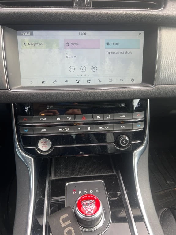Jaguar Xf * 35t Prestige * CARFAX * БЕЗ ПЪРВОНАЧАЛНА ВНОСКА - изображение 9
