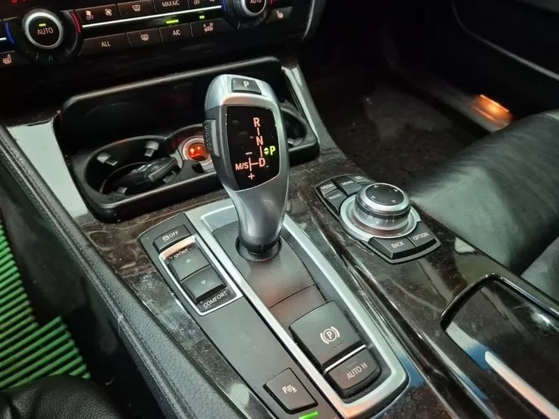 BMW 520 (F10) 520D, снимка 8 - Автомобили и джипове - 55747831