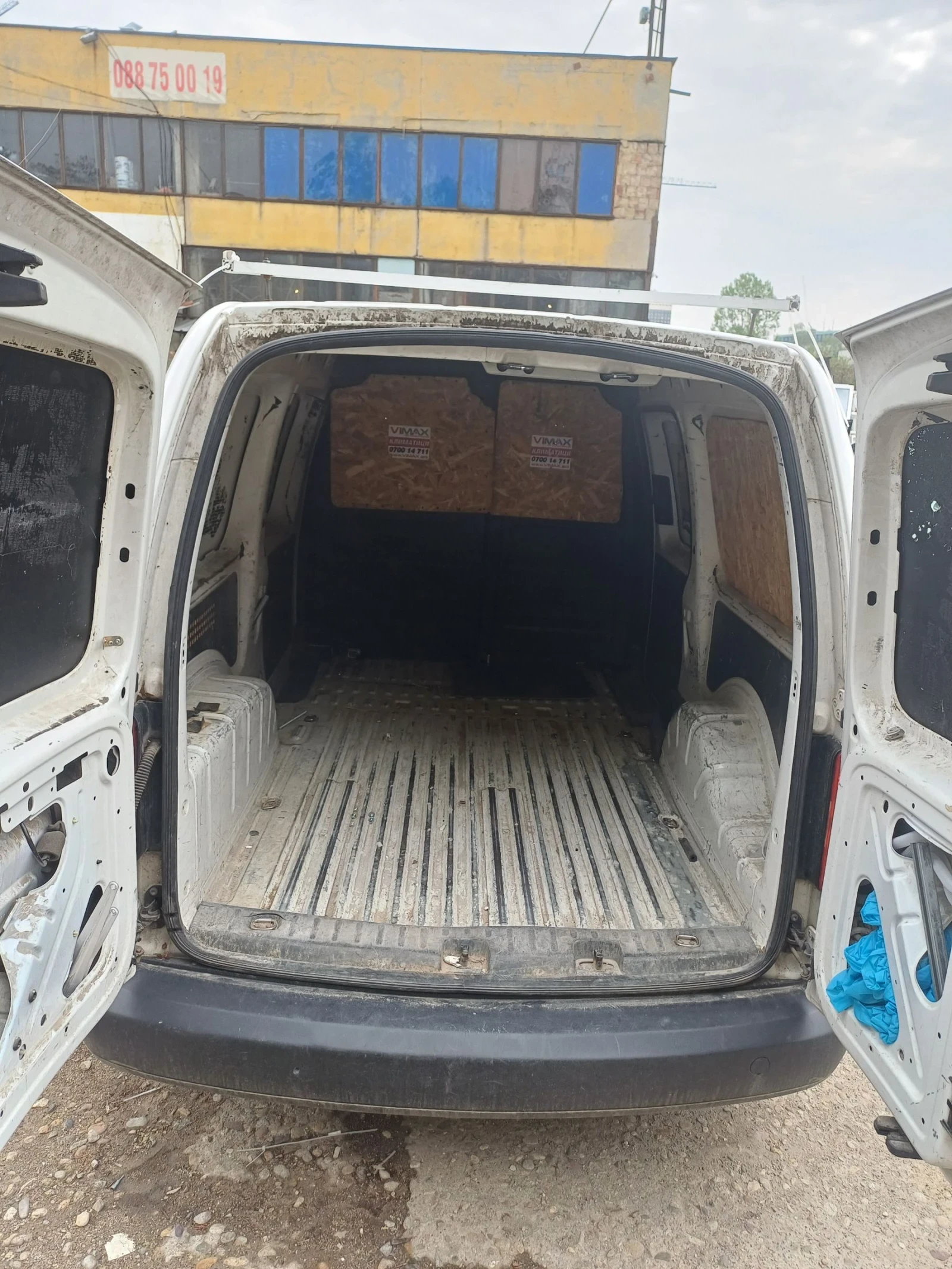 VW Caddy ФАБРИЧНА ГАЗ - изображение 7