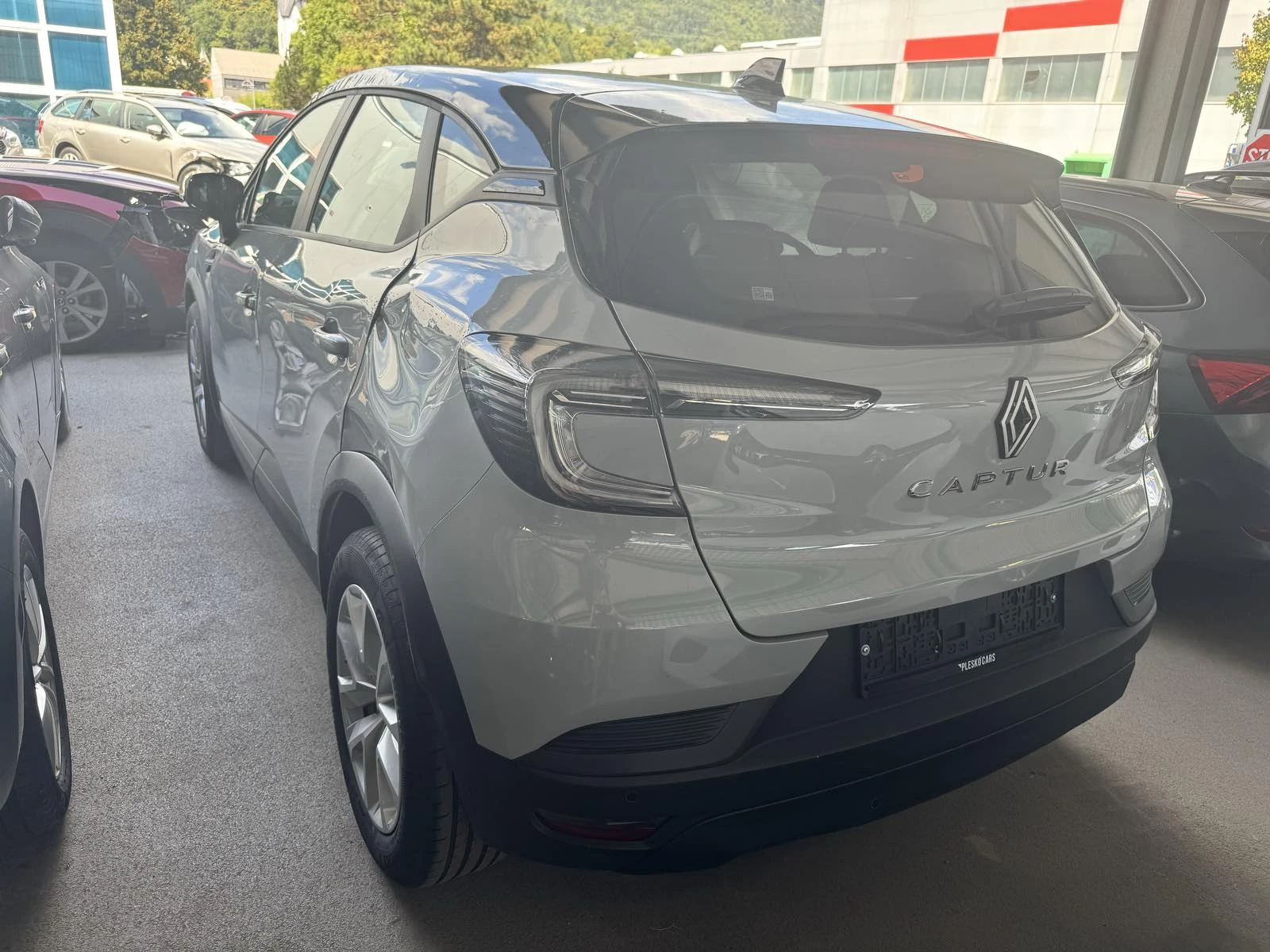 Renault Captur 0.9i 1700km - изображение 6