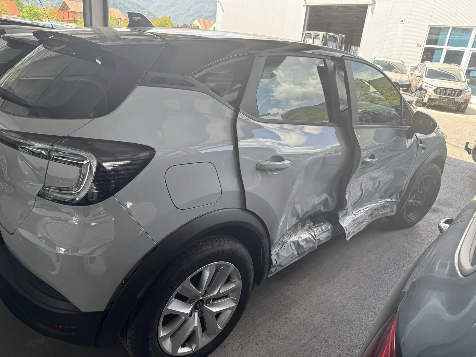 Renault Captur 0.9i 1700km - изображение 4