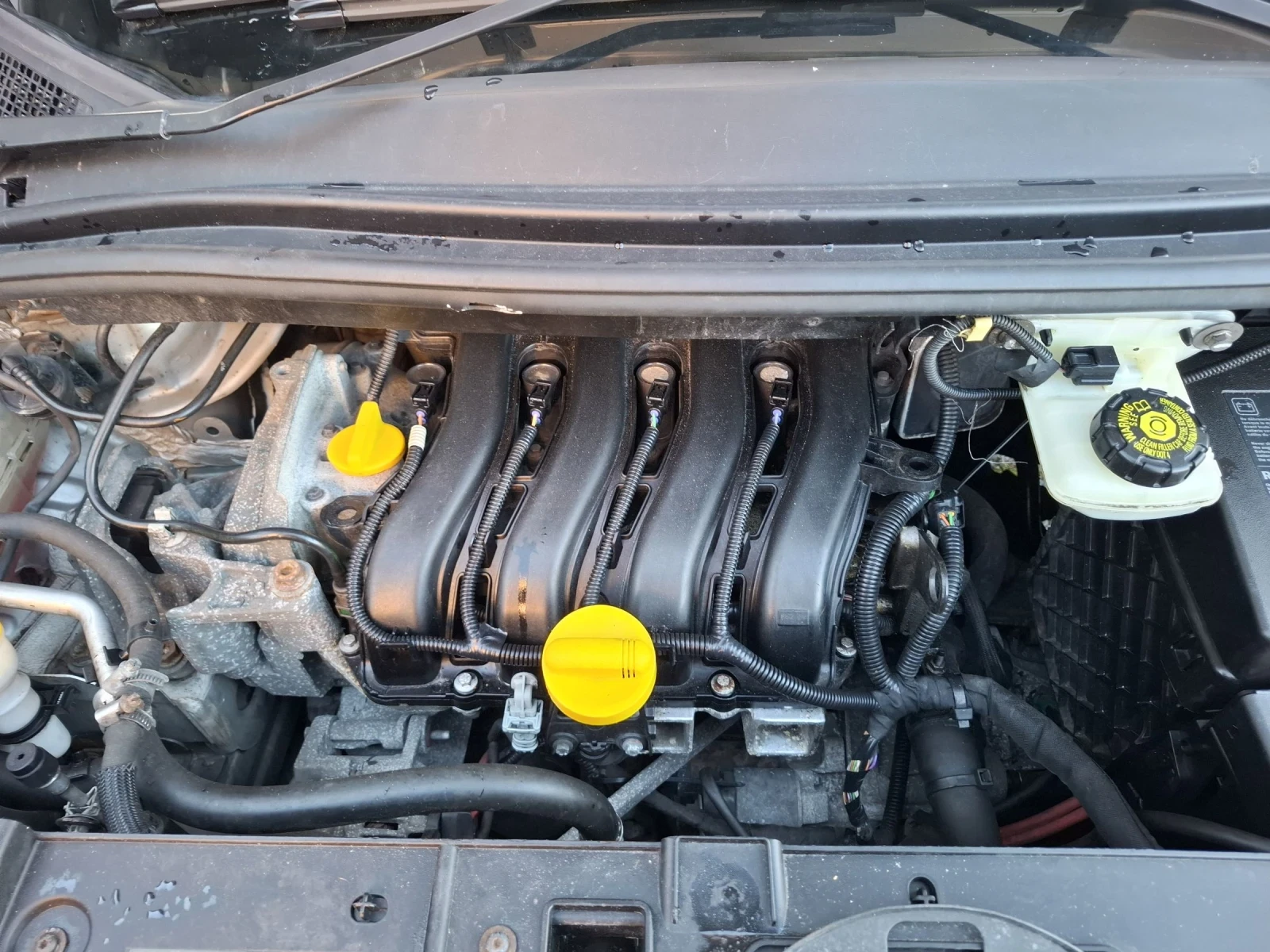 Renault Scenic 1.6i-110к.с.ОТЛИЧНА* КЛИМАТРОНИК* 6ск.* ТОП | Mobile.bg — изображение 17