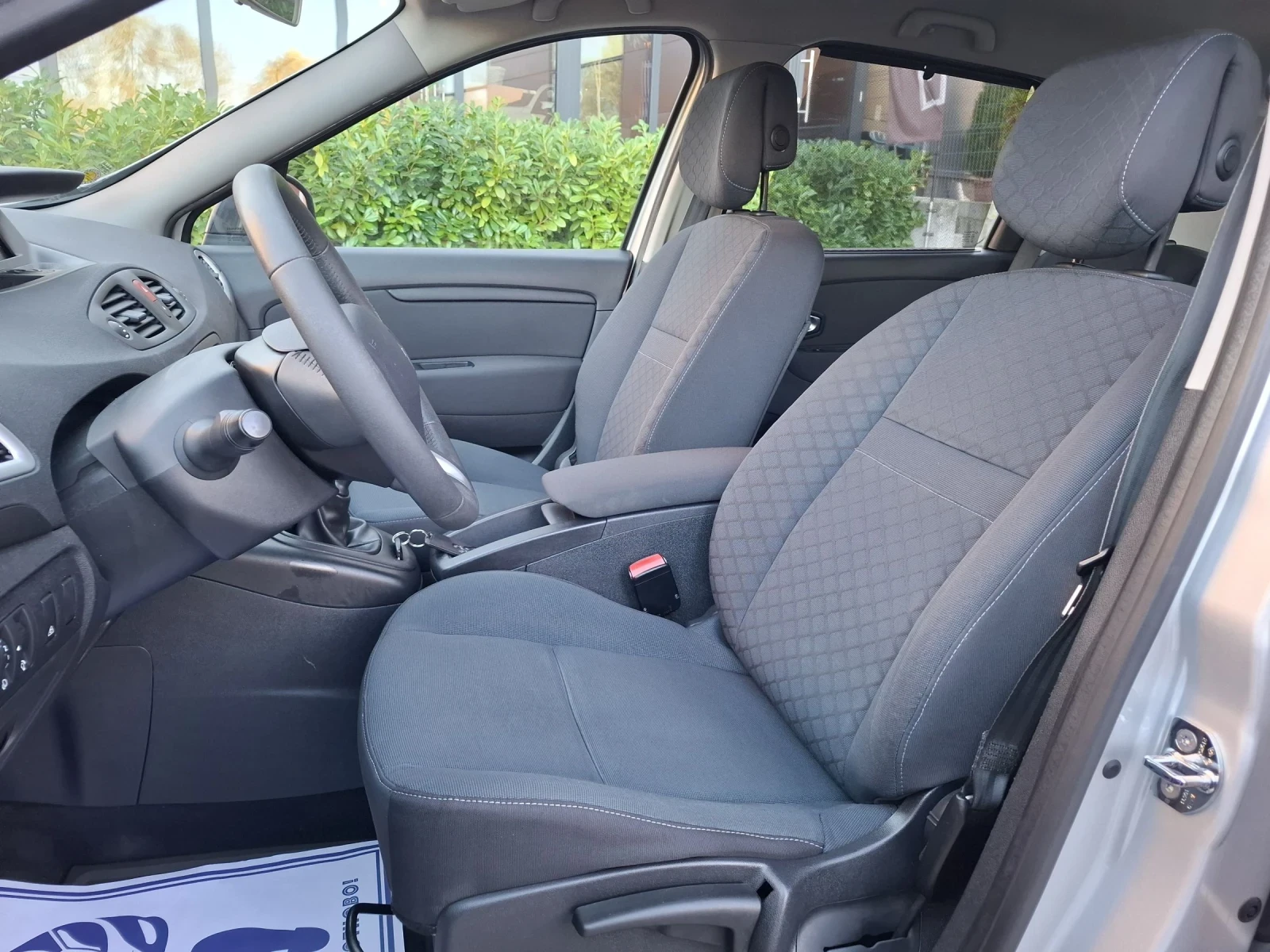 Renault Scenic 1.6i-110к.с.ОТЛИЧНА* КЛИМАТРОНИК* 6ск.* ТОП | Mobile.bg — изображение 10