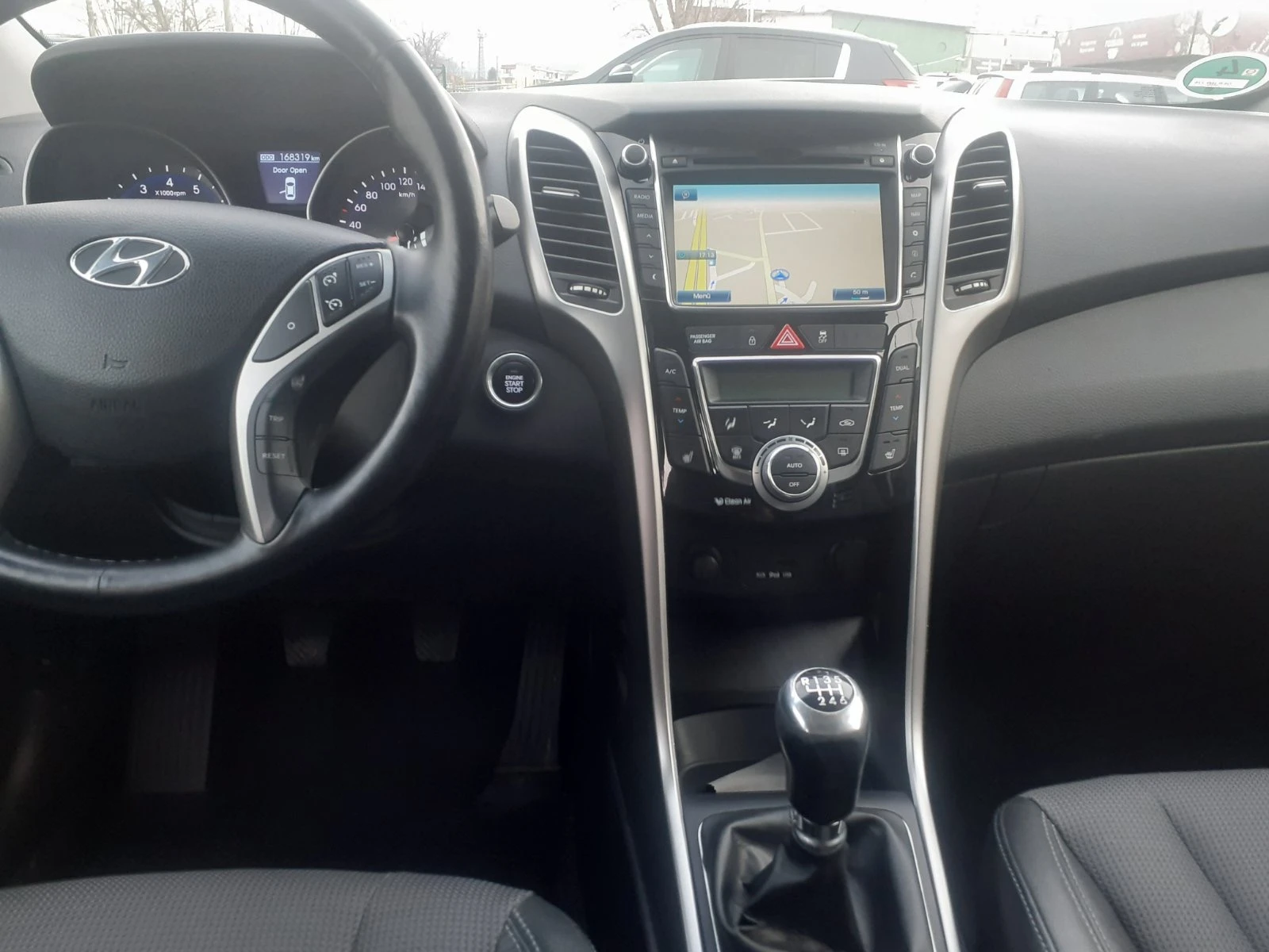 Hyundai I30 1.6 I NAVI PANORAMA  KAMERA PREMIUM - изображение 7