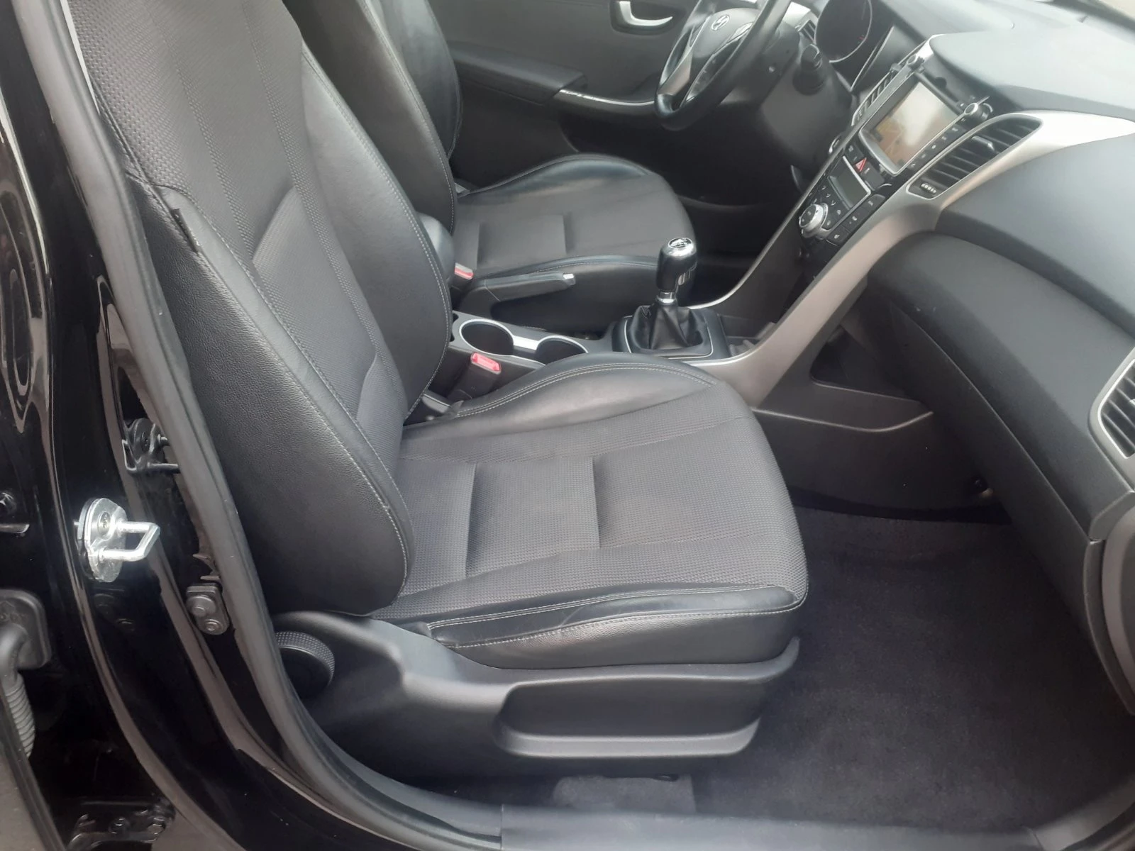 Hyundai I30 1.6 I NAVI PANORAMA  KAMERA PREMIUM, снимка 12 - Автомобили и джипове - 53684786