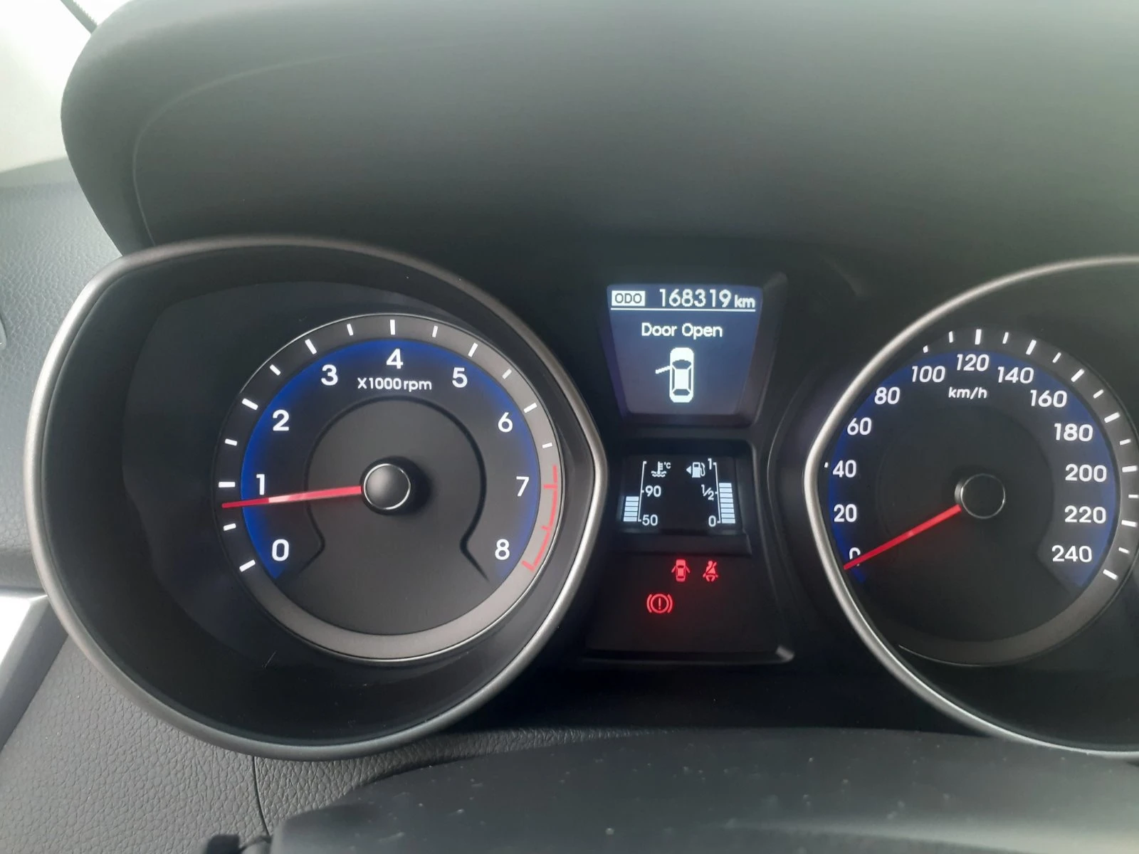 Hyundai I30 1.6 I NAVI PANORAMA  KAMERA PREMIUM, снимка 15 - Автомобили и джипове - 53684786