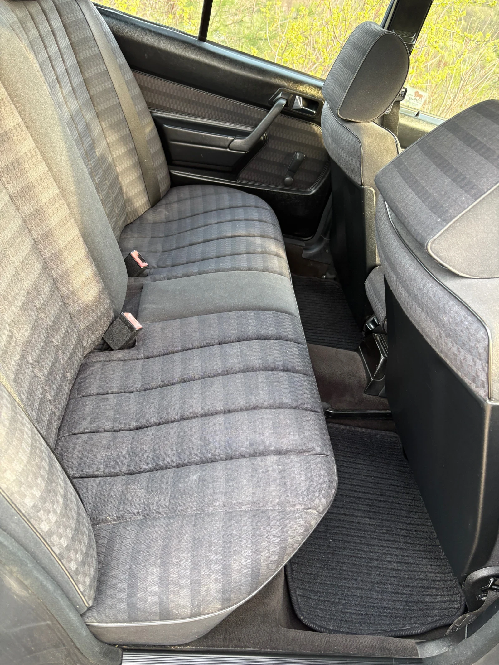 Mercedes-Benz 190 2.0E, КЛИМАТИК, снимка 4 - Автомобили и джипове - 54175924