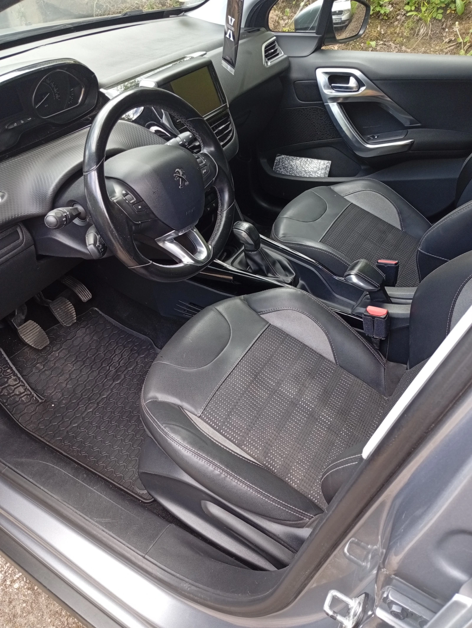 Peugeot 2008 1.6 HDI, снимка 7 - Автомобили и джипове - 54611113