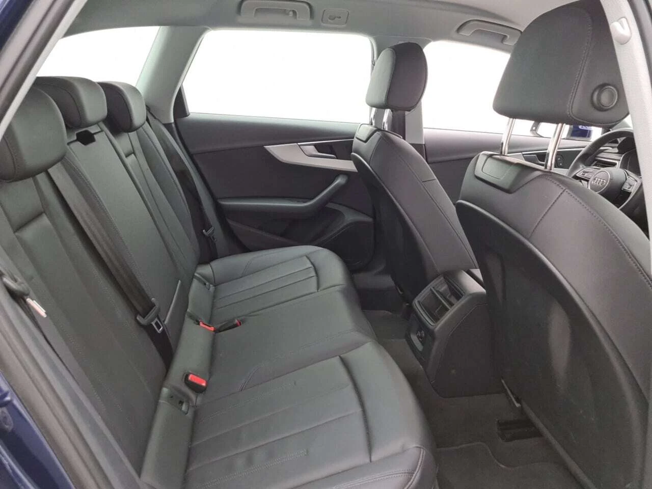 Audi A4 TDi S-Line LED-Matrix Навигация, снимка 13 - Автомобили и джипове - 56069064