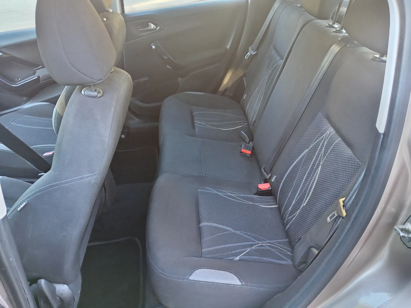 Peugeot 208 1.2 ������ | Mobile.bg � ����������� 9