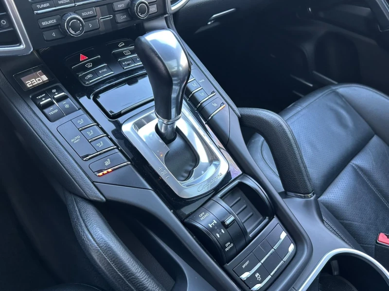 Porsche Cayenne 3.0d / FACE / ПОДГРЕВ / ВЕНТИЛАЦИЯ , снимка 14 - Автомобили и джипове - 52802236