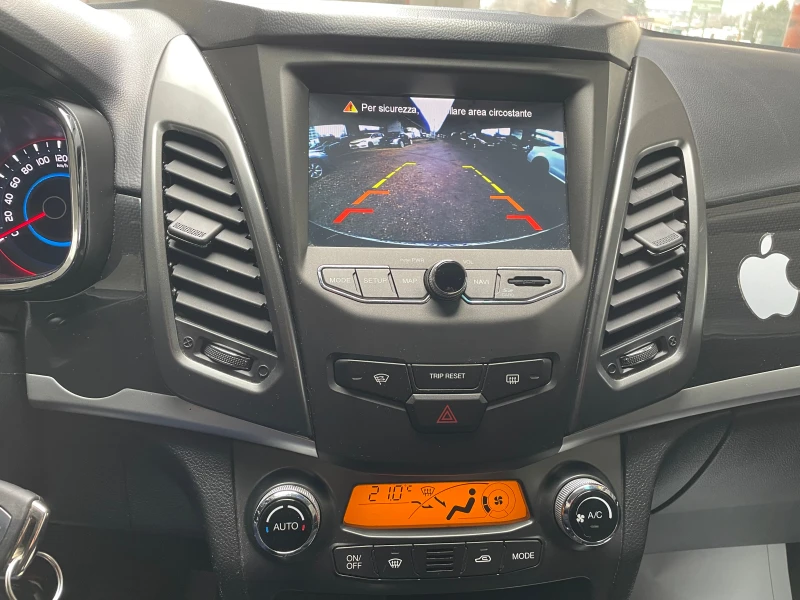 SsangYong Korando КАТО НОВ!!!, снимка 14 - Автомобили и джипове - 53021950