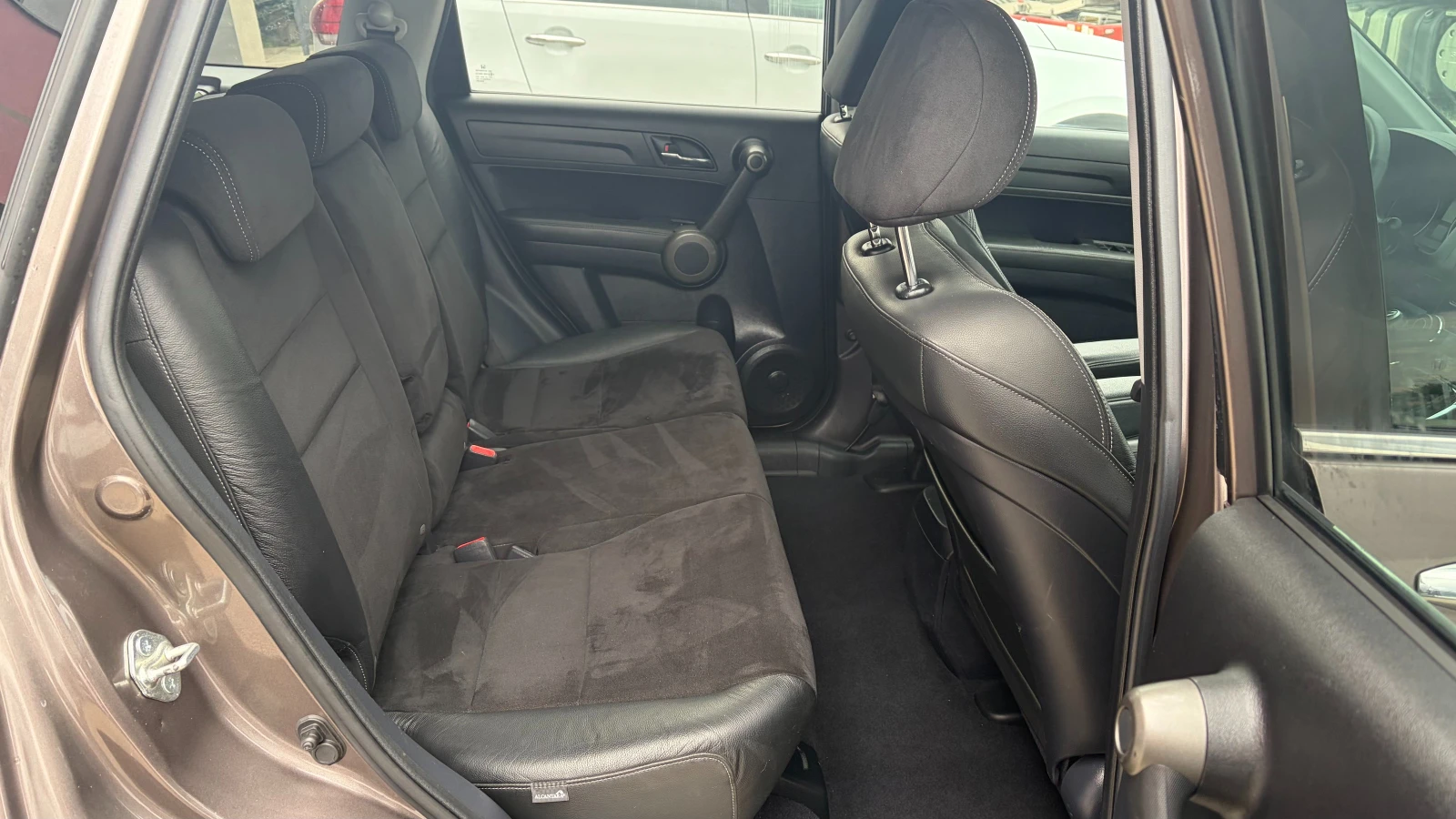 Honda Cr-v 2.2 i-DTEC, снимка 11 - Автомобили и джипове - 54287753