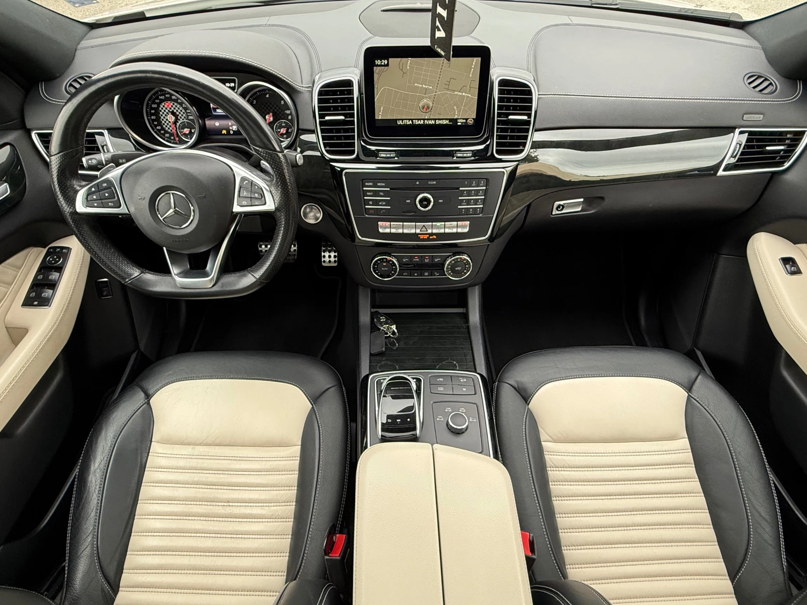 Mercedes-Benz GLE 350 d 4-MATIC AMG 9G-TRONIC ! TOП СЪСТОЯНИЕ !, снимка 10 - Автомобили и джипове - 54878844