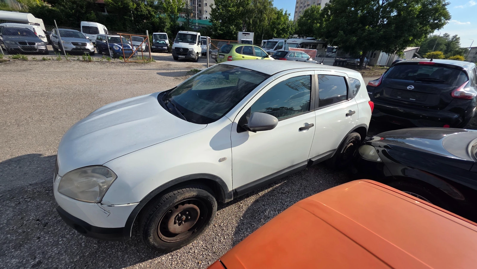 Nissan Qashqai 1.5dci, снимка 13 - Автомобили и джипове - 55038840