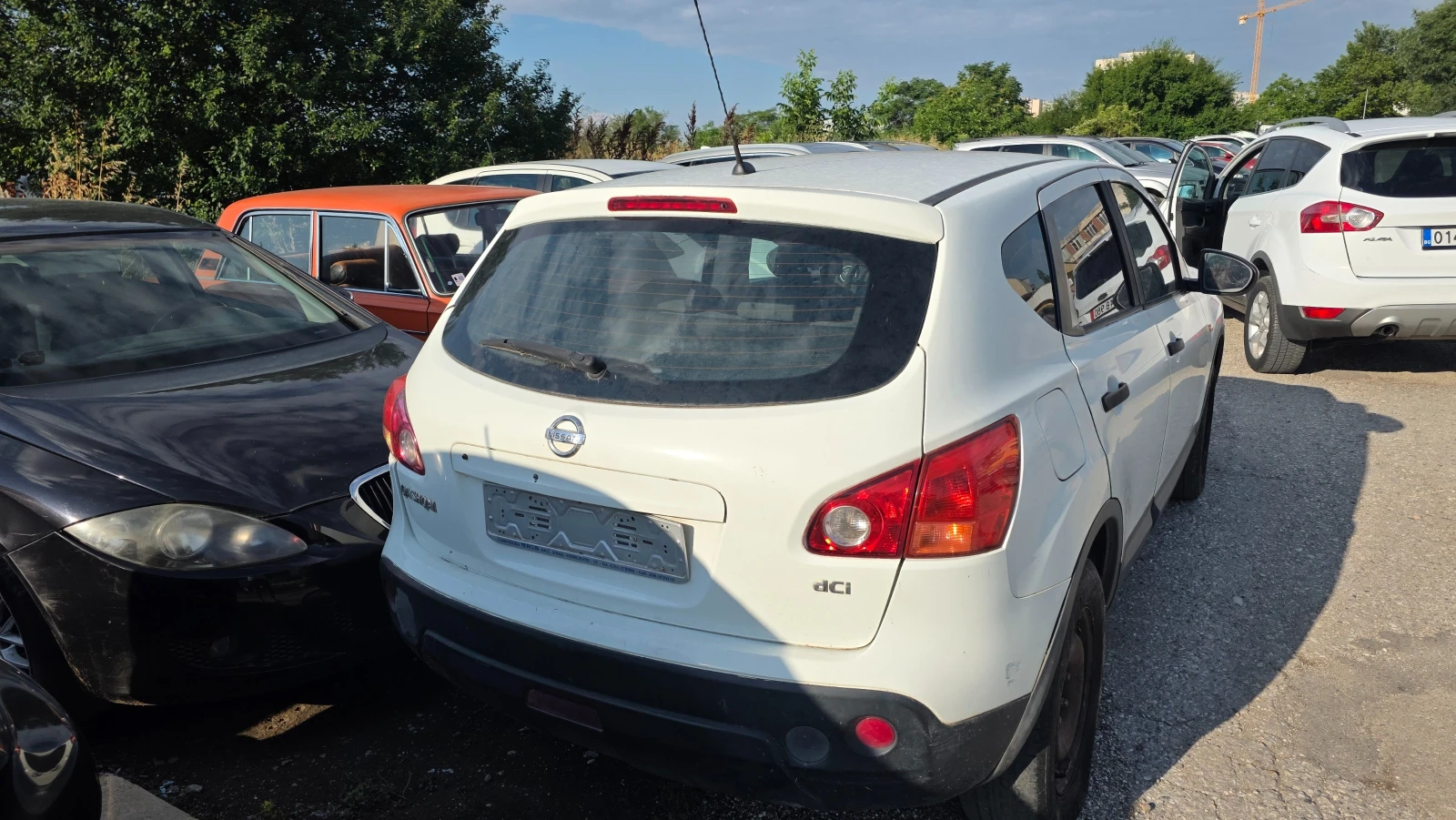 Nissan Qashqai 1.5dci, снимка 9 - Автомобили и джипове - 55038840