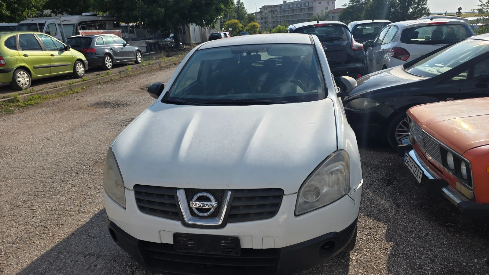 Nissan Qashqai 1.5dci, снимка 3 - Автомобили и джипове - 55038840
