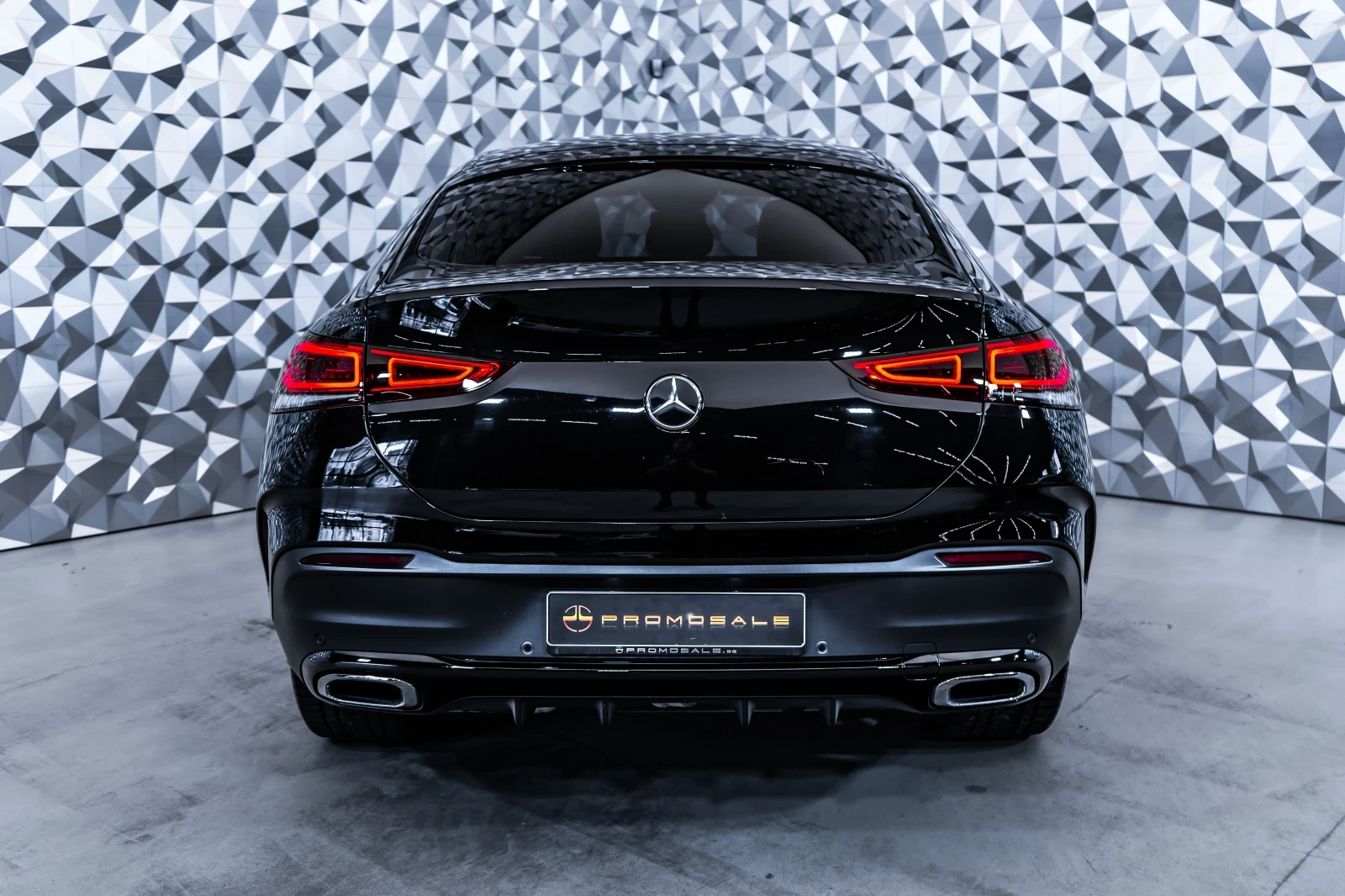 Mercedes-Benz GLE 300 4M* AMG* Burmester* Pano* Обдух* ЛИЗИНГ, снимка 6 - Автомобили и джипове - 55396205